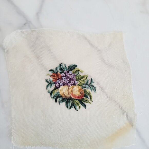 Vintage Petti Point Needlepoint Fruit Embroidery Panel  Peaches & Grapes 3.5"x3" - Picture 3 of 6